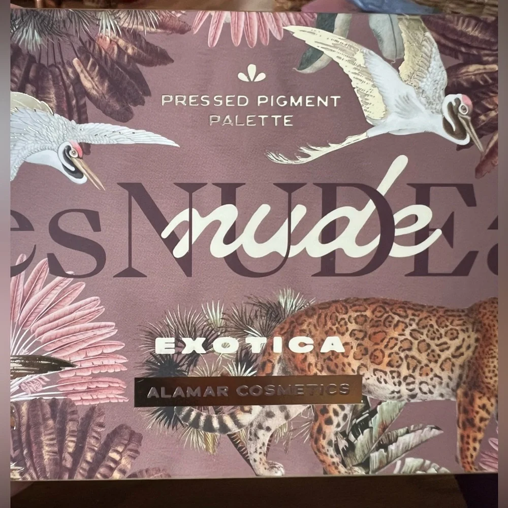 Alamar Cosmetics DesNUDEas Exotica Pressed Pigment 8 Ct Eyeshadow Palette NIB!